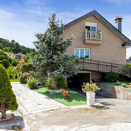 4 Bedroom Awesome In *